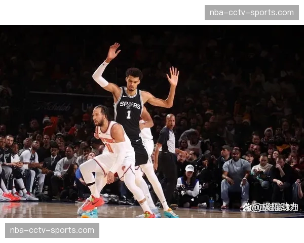 马刺首节37-26奠定优势：文班亚马高位策应激活全队进攻体系